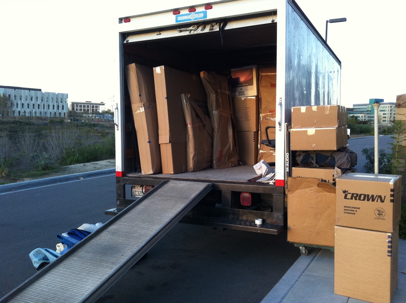 DIY Moving vs. Hiring a Moving Company