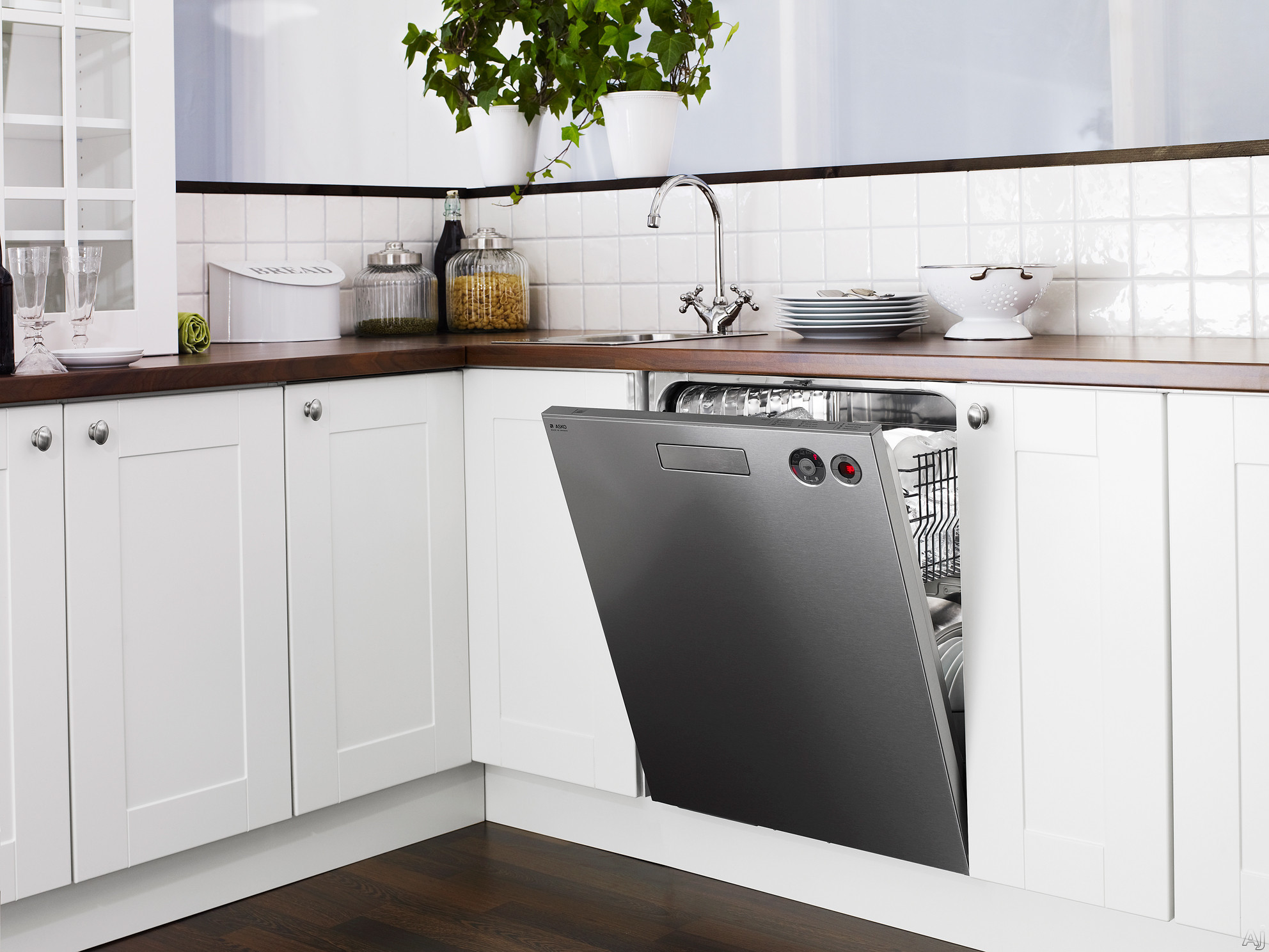 Dishwasher Not Draining? - Steps to Fixing your Dishwasher